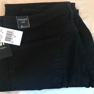 Black straight leg jeans, kut from the kloth